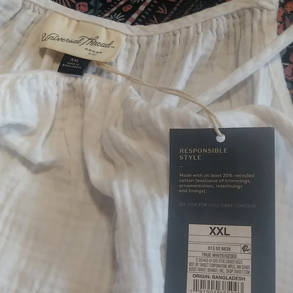 Universal Thread White Tank - Picture 2 of 2